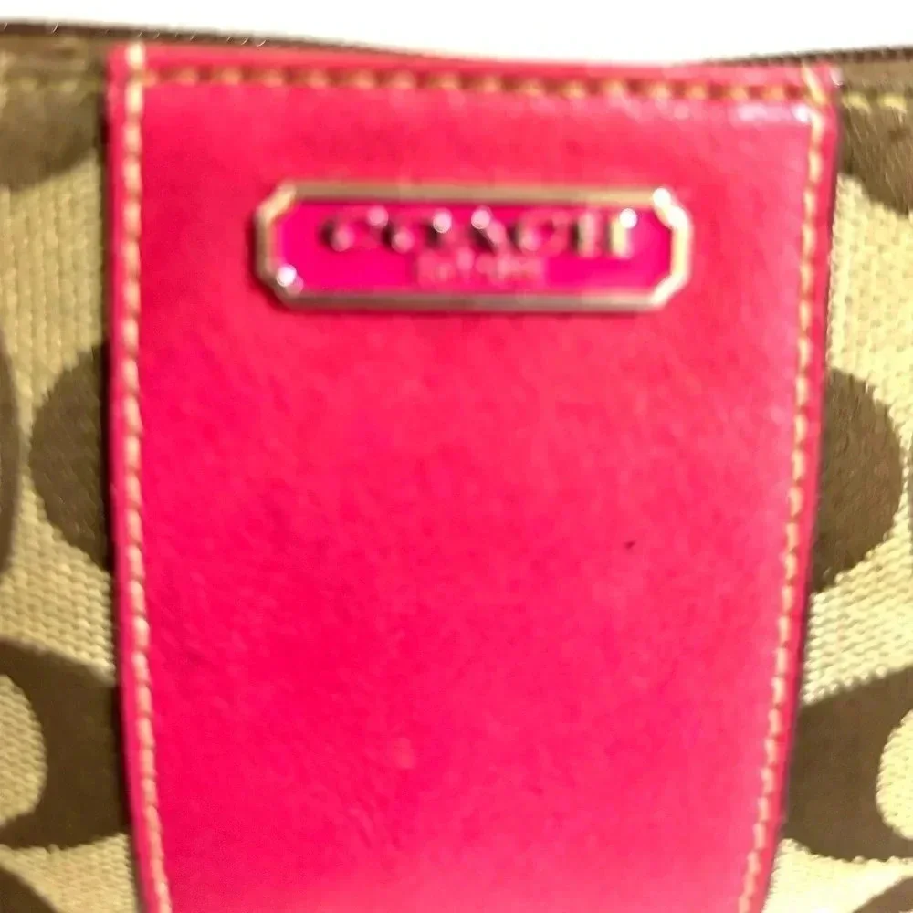 Coach vintage cc signature print  canvas wristlet wallet